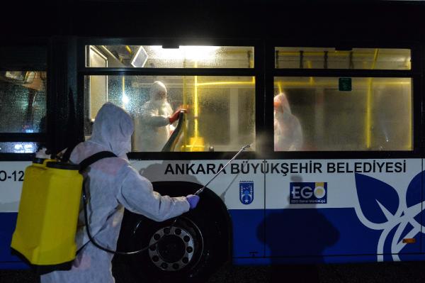 Umre yolcularını taşıyan otobüsler dezenfekte edildi